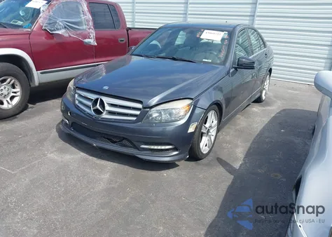2011 Mercedes-Benz C 300 Luxury 4Matic/Sport 4Matic из США, поврежденный, VIN WDDGF8BB3BR166544